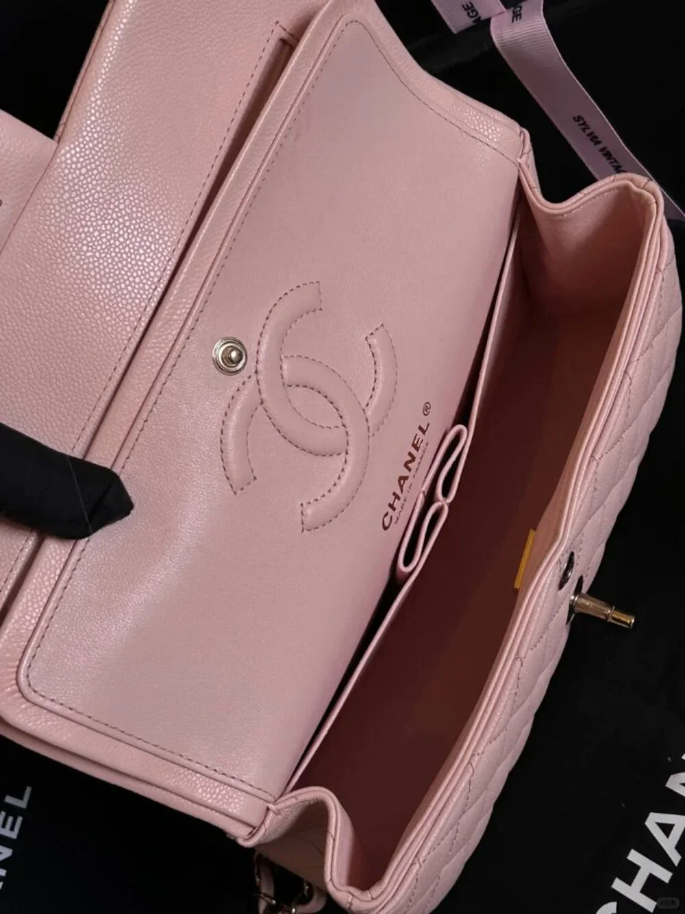 Classic CHANEL Bags: A Stylish and Versatile Choice for Elegance